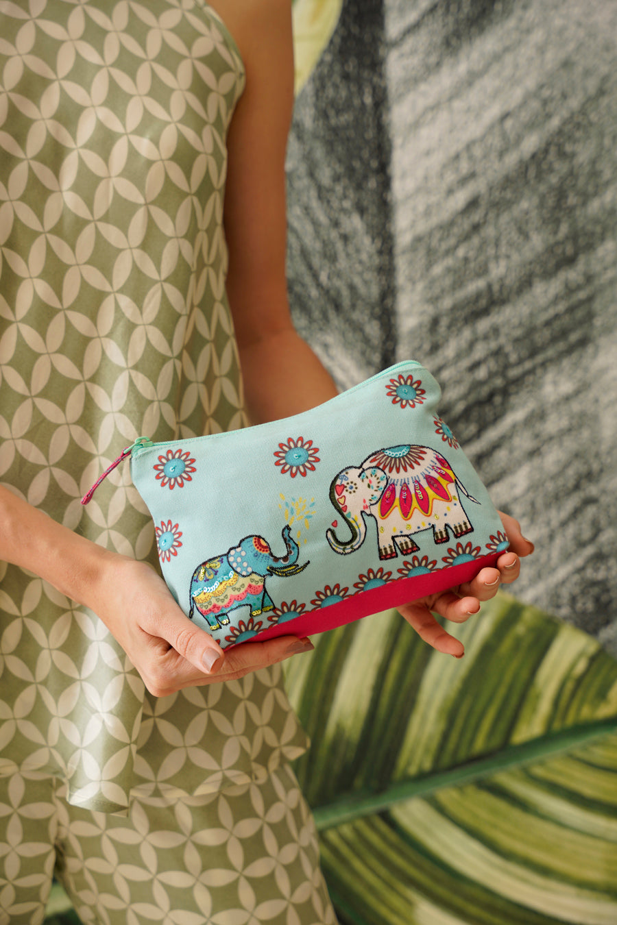Jumbo Trunk Cosmetic Bag
